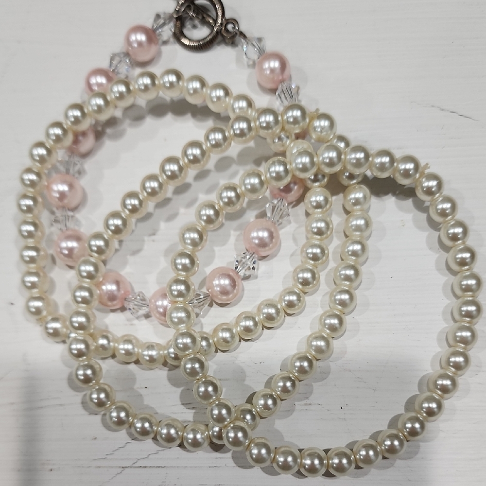 Faux pearls bracelets